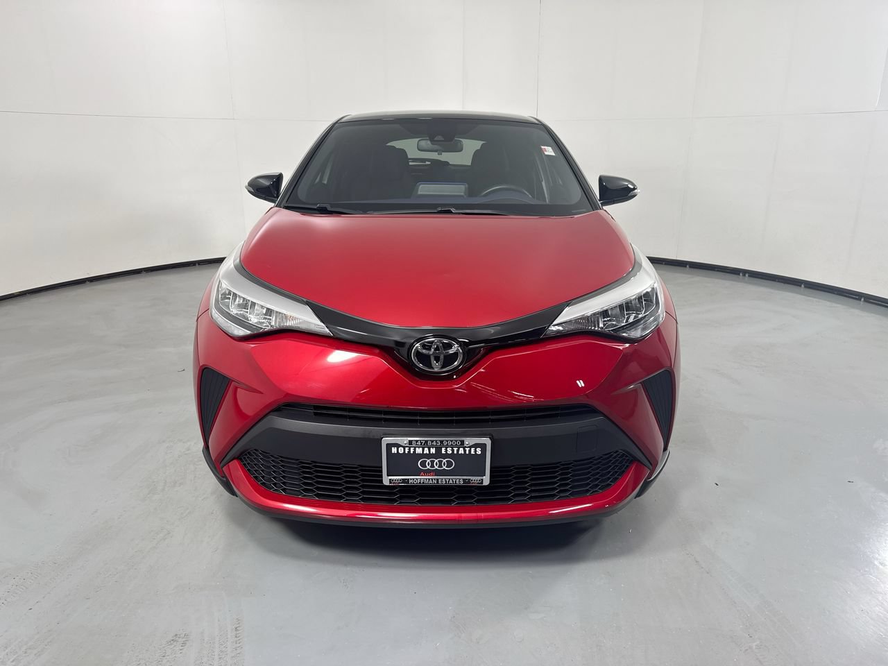 Used 2020 Toyota C-HR XLE FWD image 4