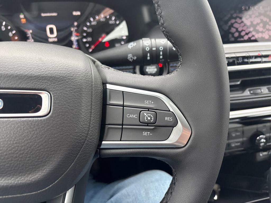 New 2026 Jeep Compass Latitude image 22