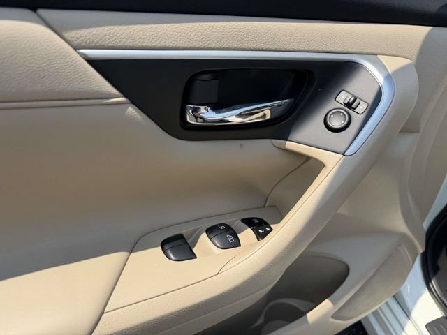 Used 2017 Nissan Altima 2.5 SL w/ 2.5 Technology Package FWD image 18