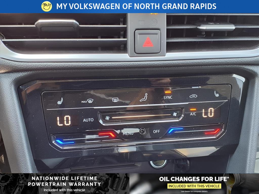 New 2025 Volkswagen Taos SE image 15