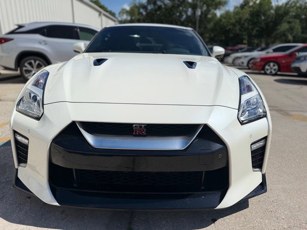Used 2020 Nissan GT-R Premium AWD/4WD image 8