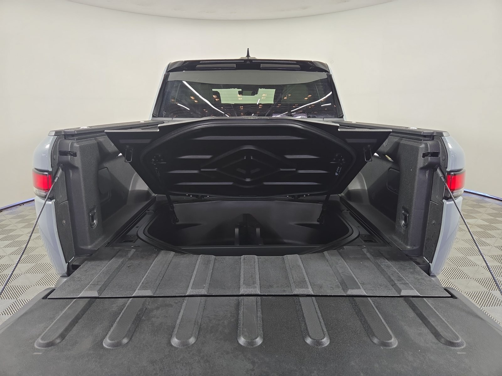 Used 2024 Rivian R1T Adventure Dual AWD/4WD image 15