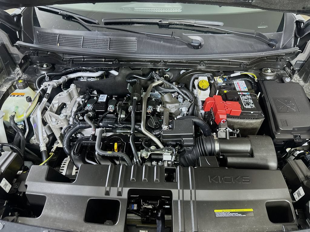 Used 2025 Nissan Kicks SV FWD image 9