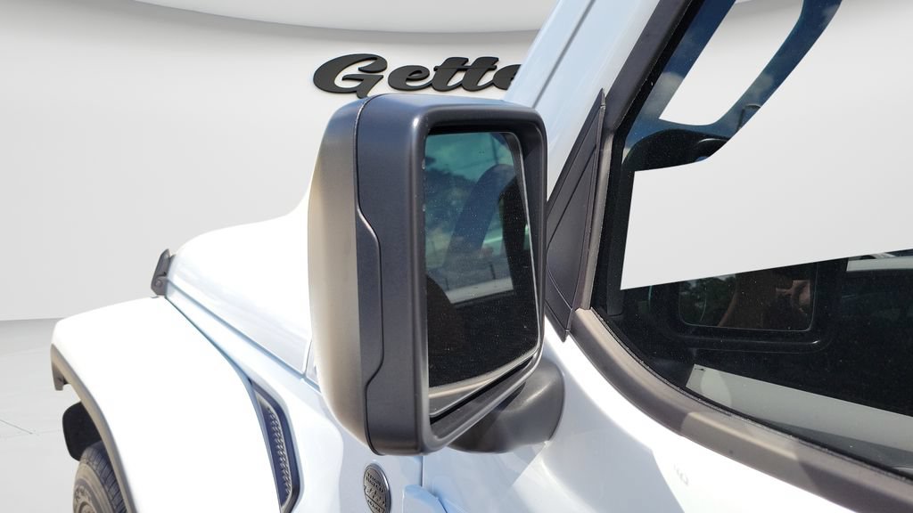 Used 2025 Jeep Wrangler Unlimited Sahara w/ Safety Group AWD/4WD image 9