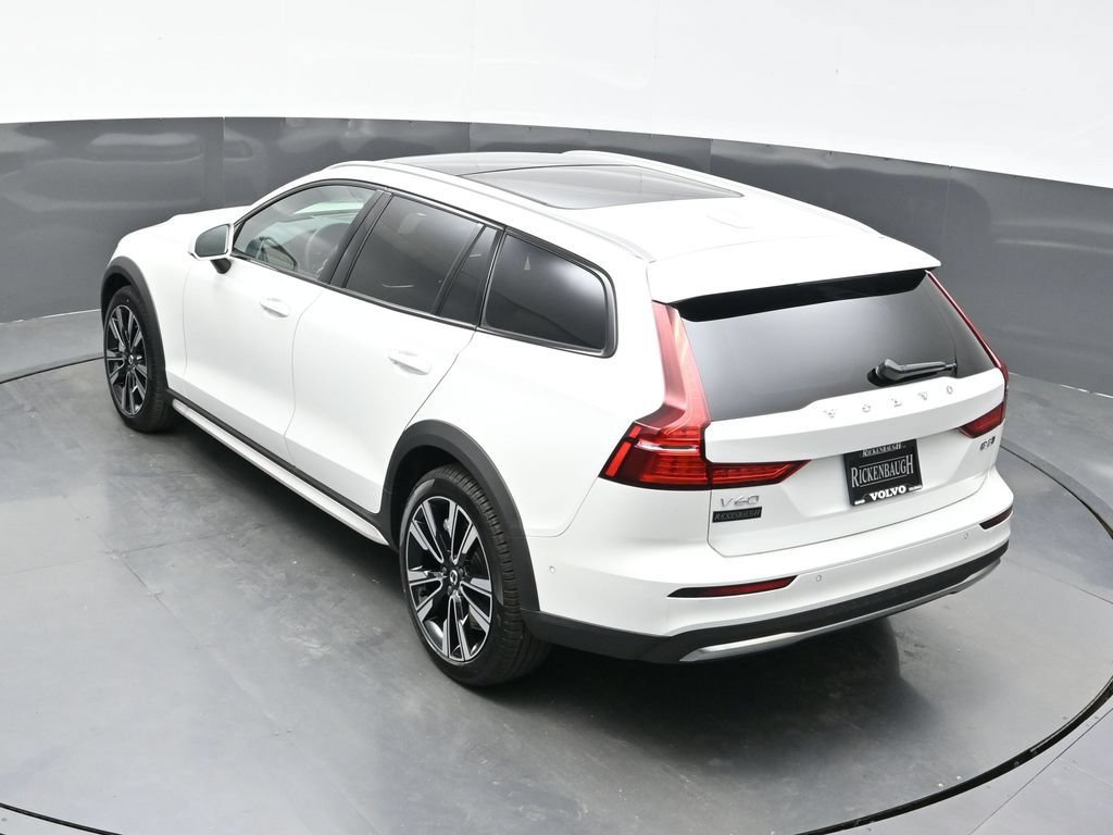 New 2026 Volvo V60 B5 Cross Country Ultra w/ Climate Package AWD/4WD image 35
