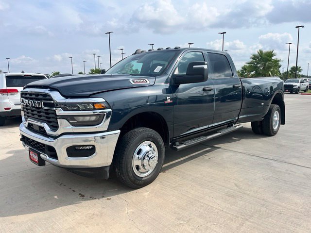 New 2027 RAM 3500 Tradesman AWD/4WD image 3