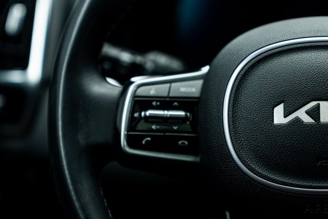 Used 2023 Kia Sorento SX image 16