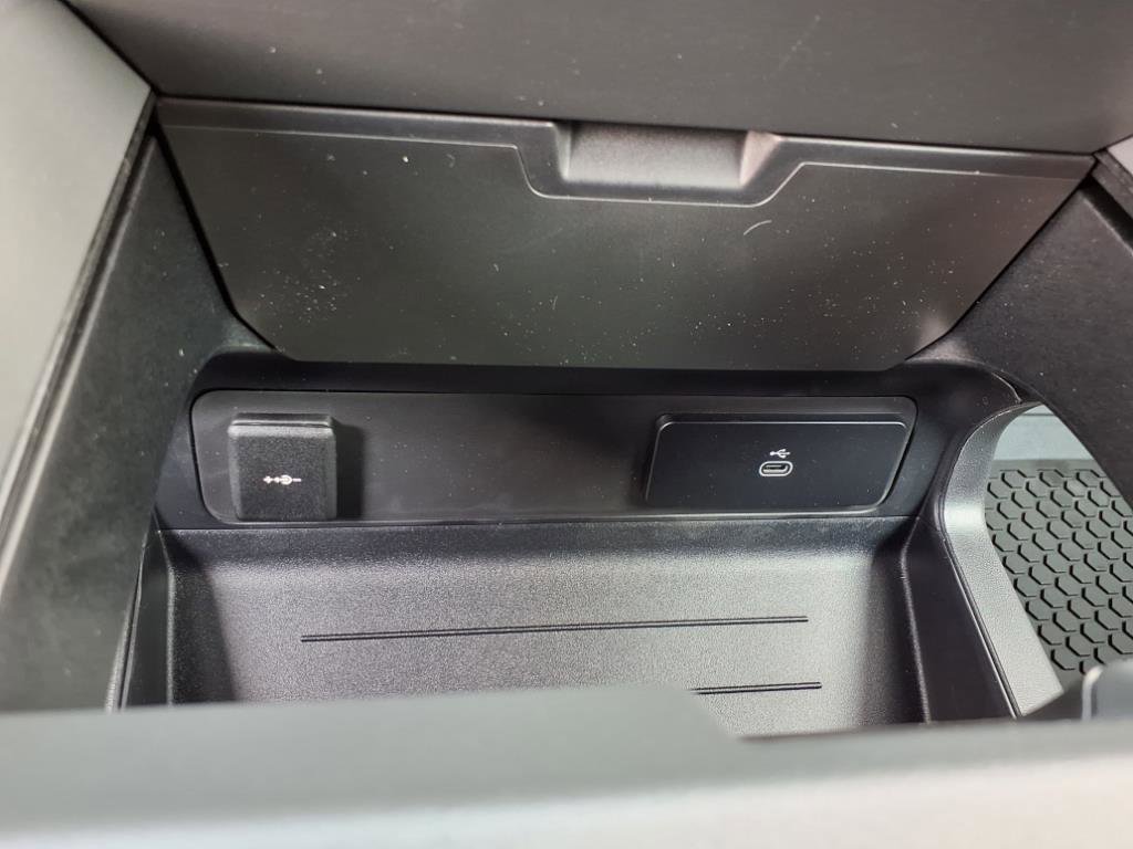 Certified 2025 Land Rover Defender 110 S image 19