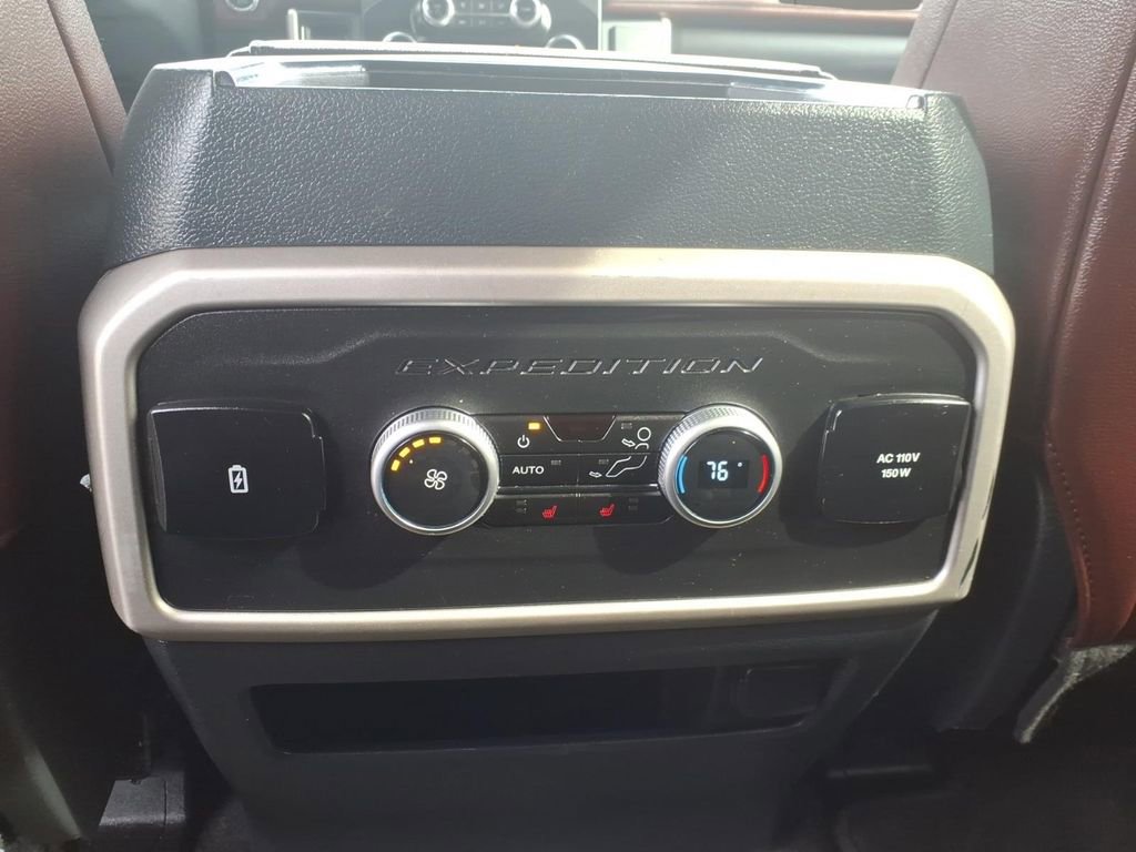 Used 2024 Ford Expedition Limited image 29