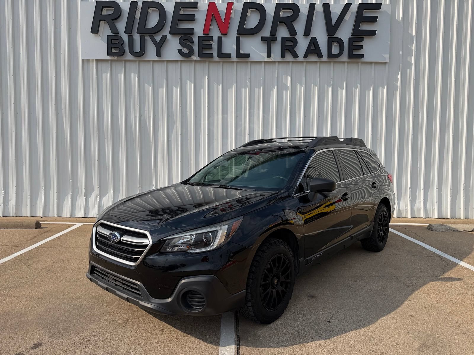 Used 2018 Subaru Outback 2.5i AWD/4WD image 1