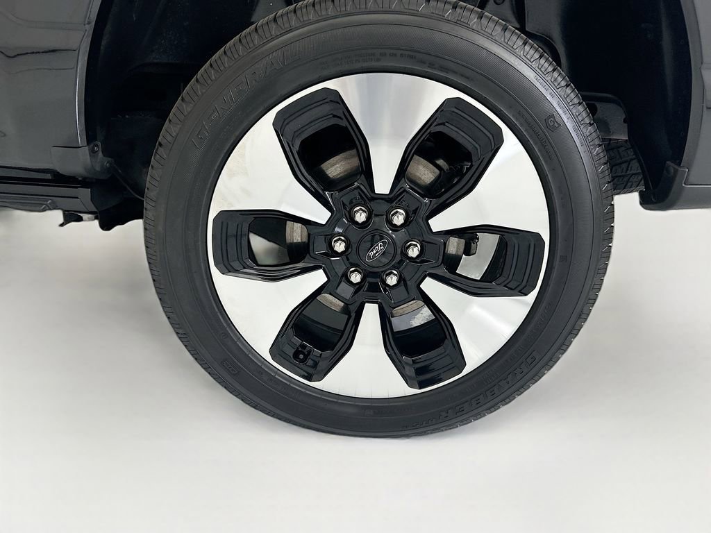 Used 2023 Ford F150 Lightning Platinum image 30