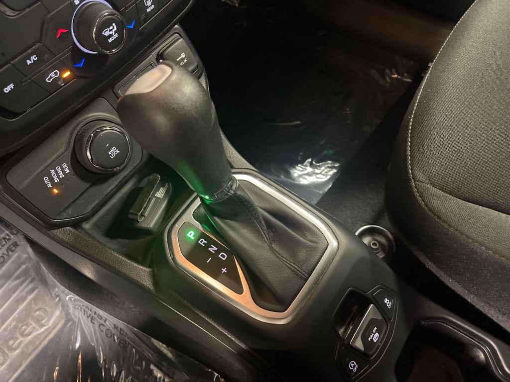 Used 2023 Jeep Renegade Latitude image 22