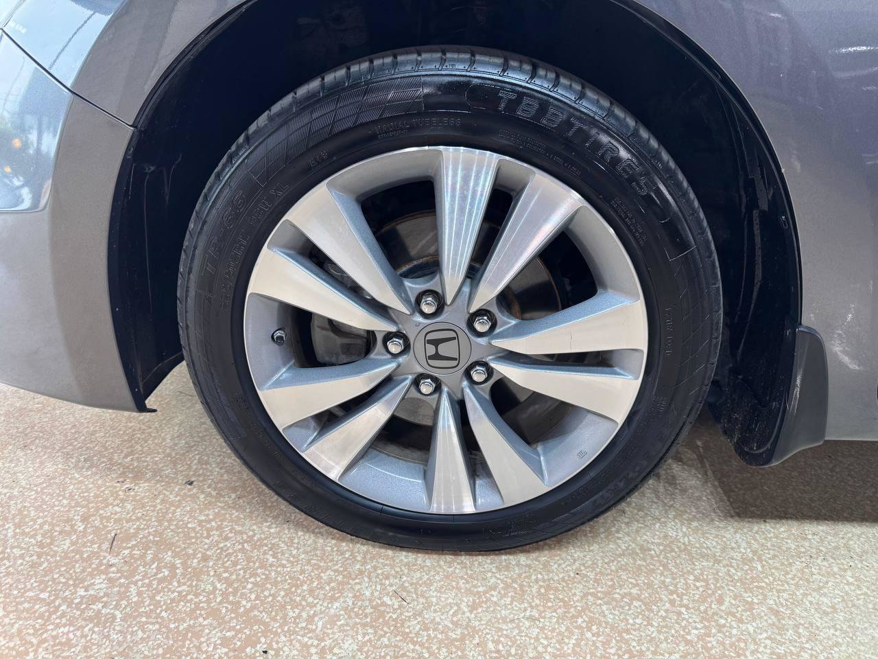 Used 2011 Honda Accord EX-L image 33