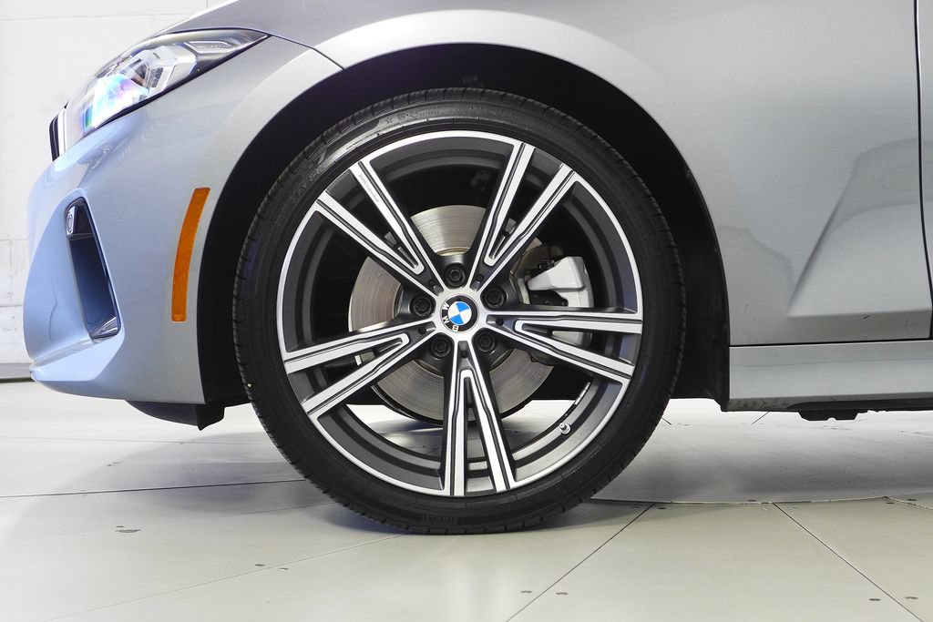 Used 2023 BMW 330i Sedan w/ Premium Package RWD image 5