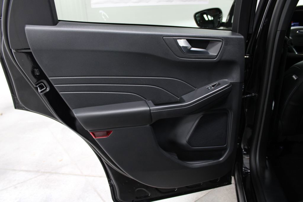 New 2026 Ford Escape ST-Line w/ Cold Weather Package image 21