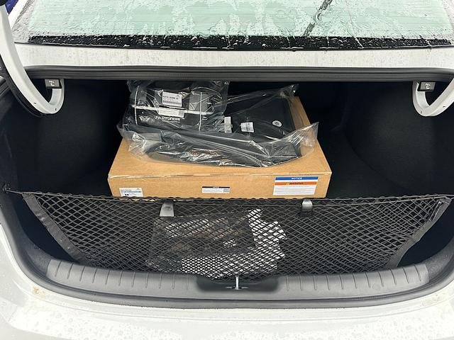 Used 2025 Hyundai Elantra Blue image 6