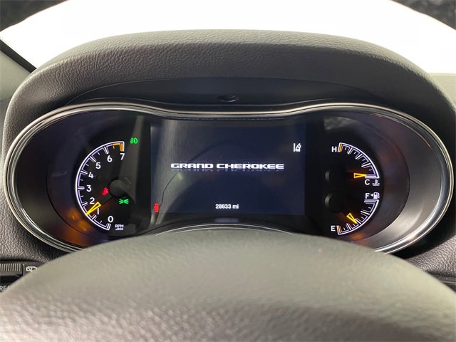 Used 2021 Jeep Grand Cherokee Laredo image 5