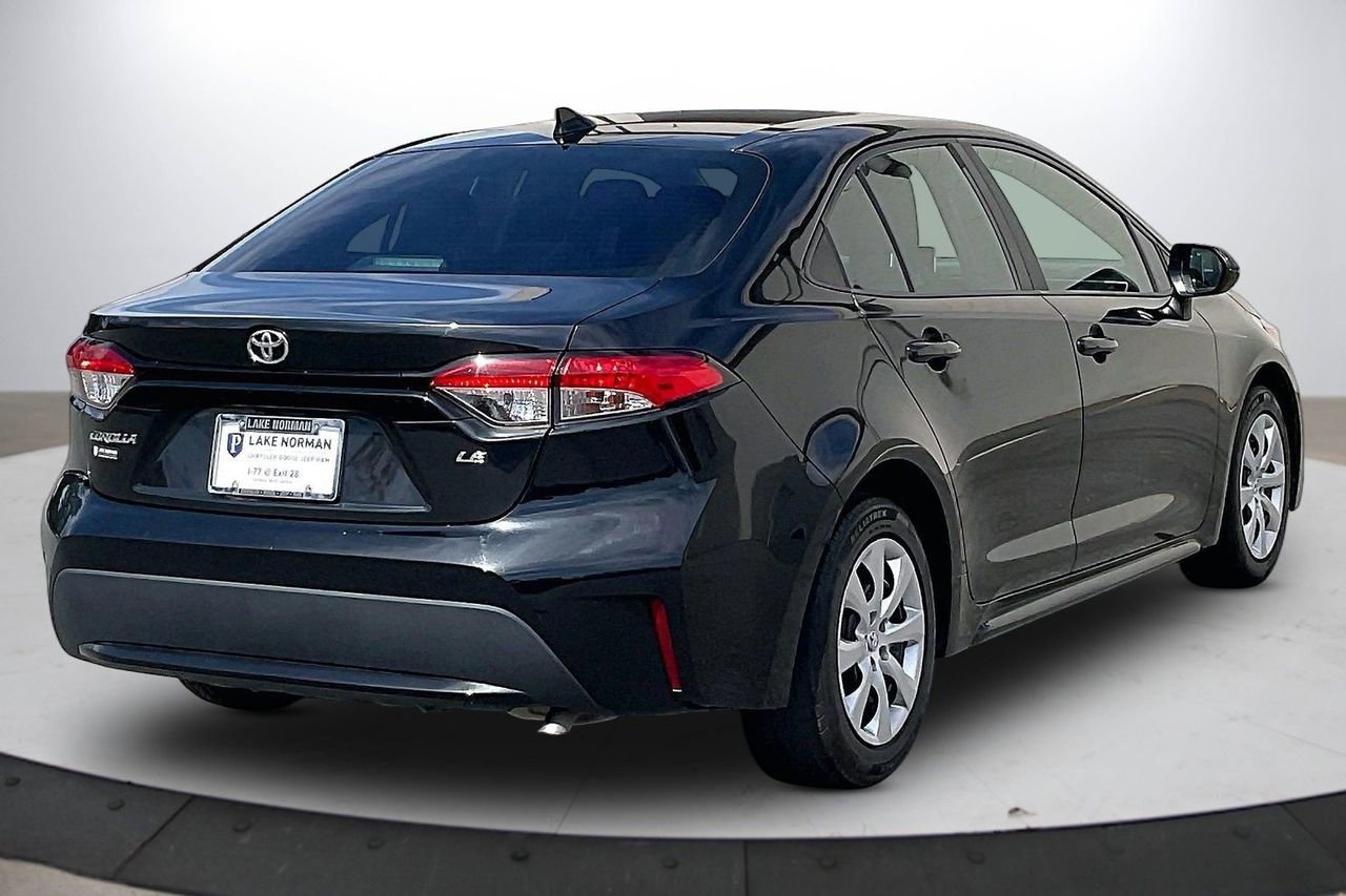 Used 2020 Toyota Corolla LE image 9