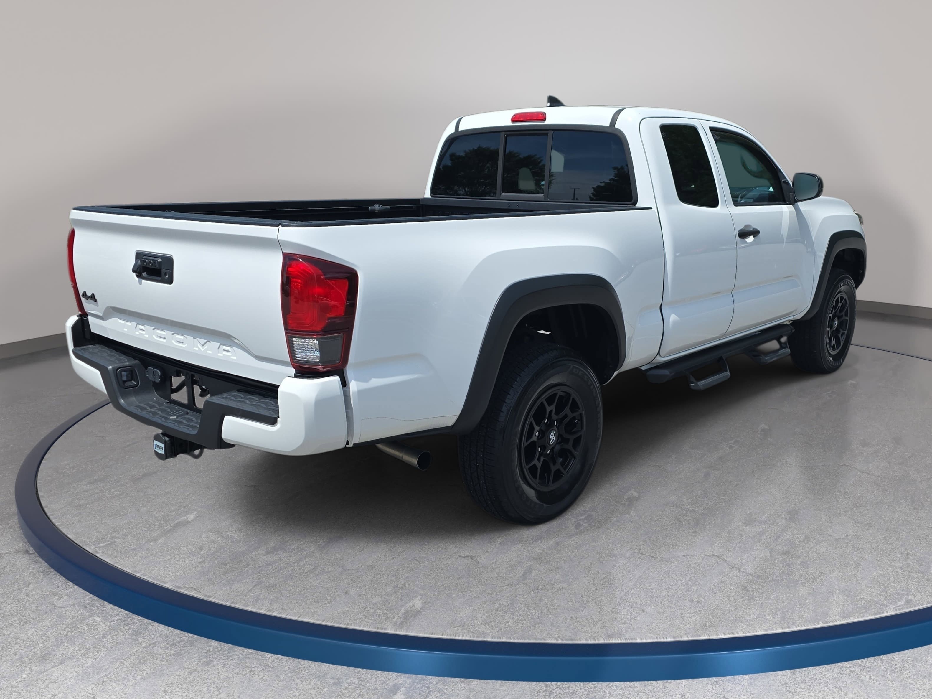 Used 2019 Toyota Tacoma SR w/ SX Package AWD/4WD image 5