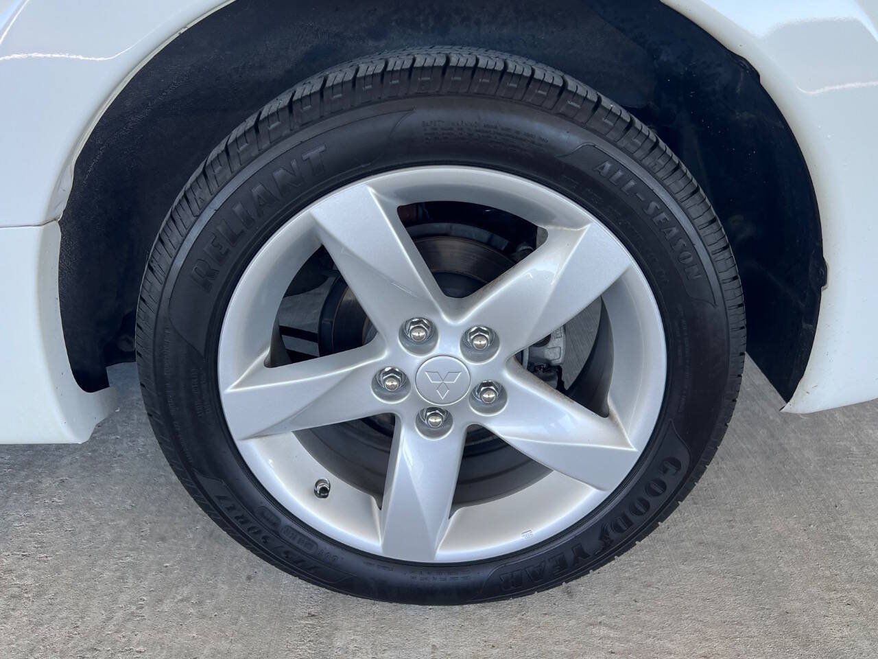 Used 2009 Mitsubishi Eclipse GS FWD image 29