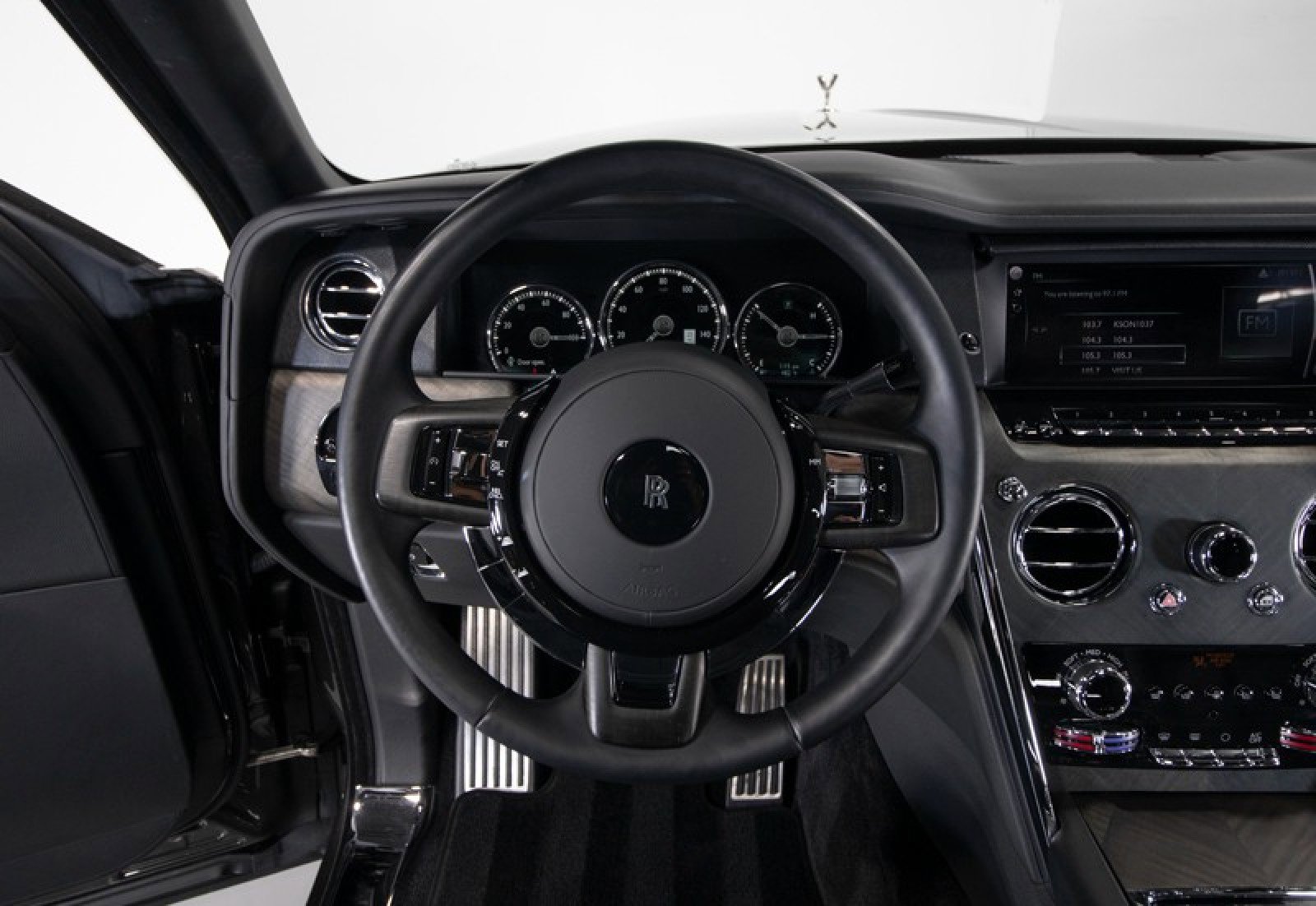 Used 2019 Rolls-Royce Cullinan image 27