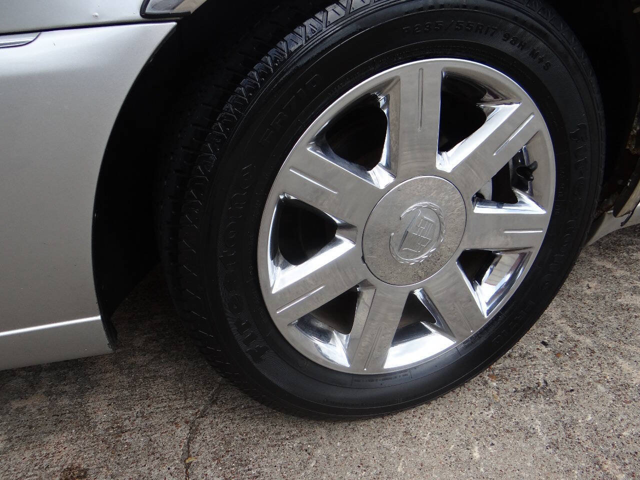 Used 2007 Cadillac DTS Luxury I w/ Sun And Sound Package FWD image 38