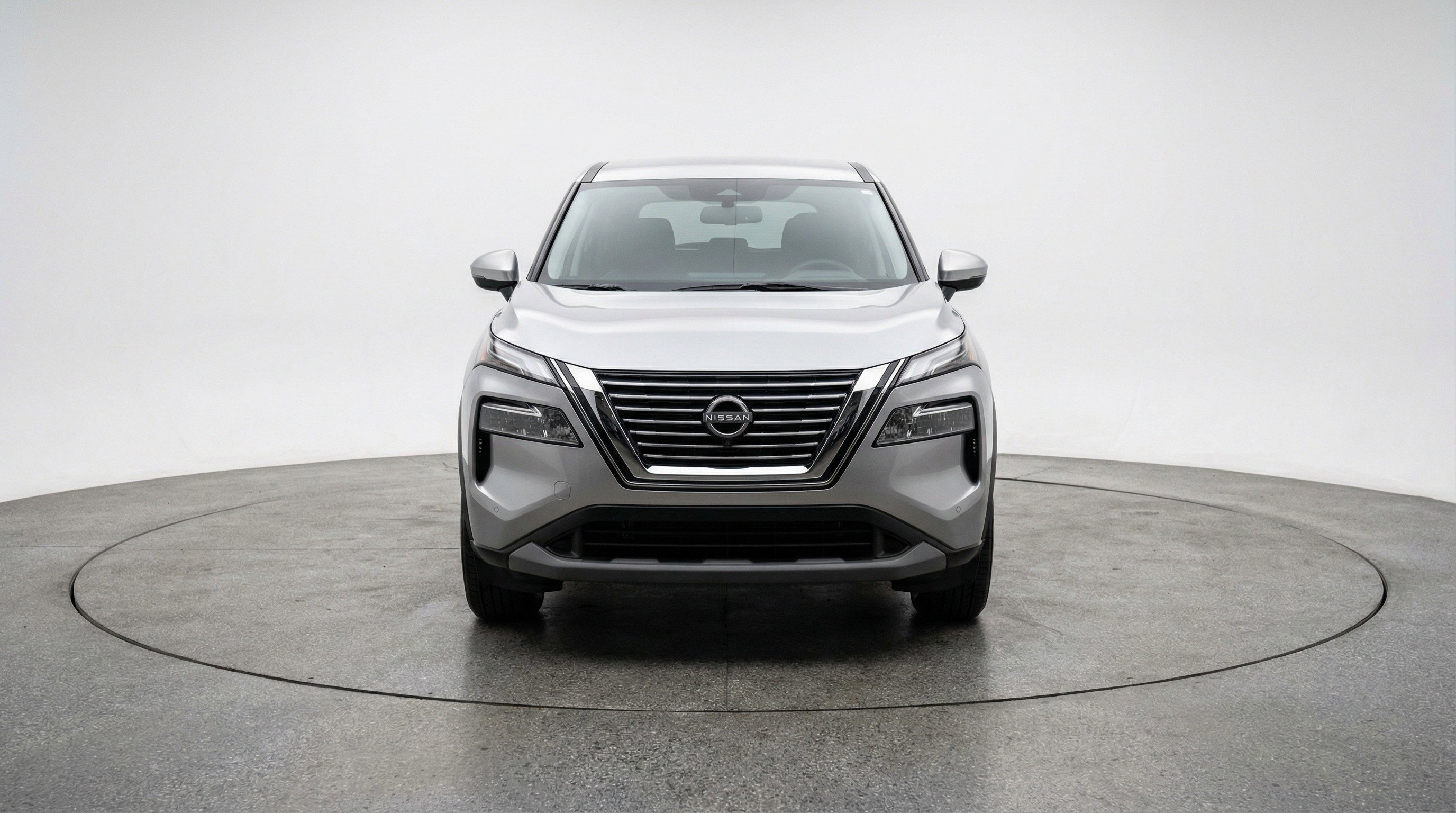 Used 2025 Nissan Rogue SV image 2