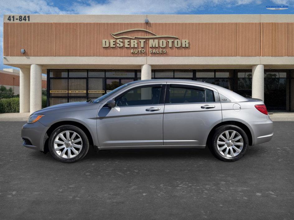 Used 2013 Chrysler 200 Touring FWD image 5