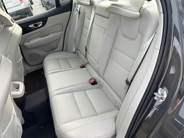 Used 2020 Volvo S60 T6 Momentum w/ Protection Package image 14