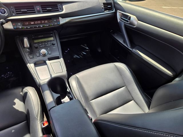 Used 2016 Lexus CT 200h w/ Accessory Package 2 image 17