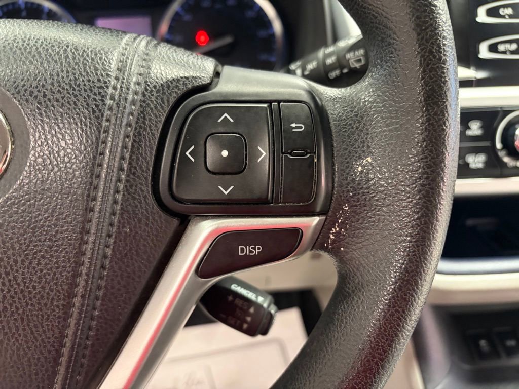 Used 2015 Toyota Highlander LE image 14
