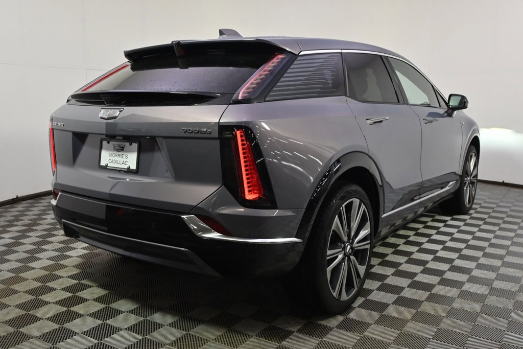 New 2026 Cadillac Optiq Luxury 2 image 6