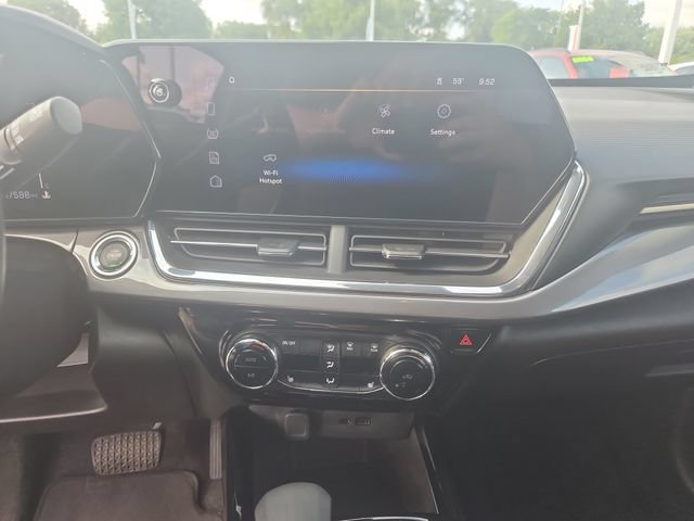 Used 2024 Chevrolet Trax ACTIV w/ Driver Confidence Package FWD image 19