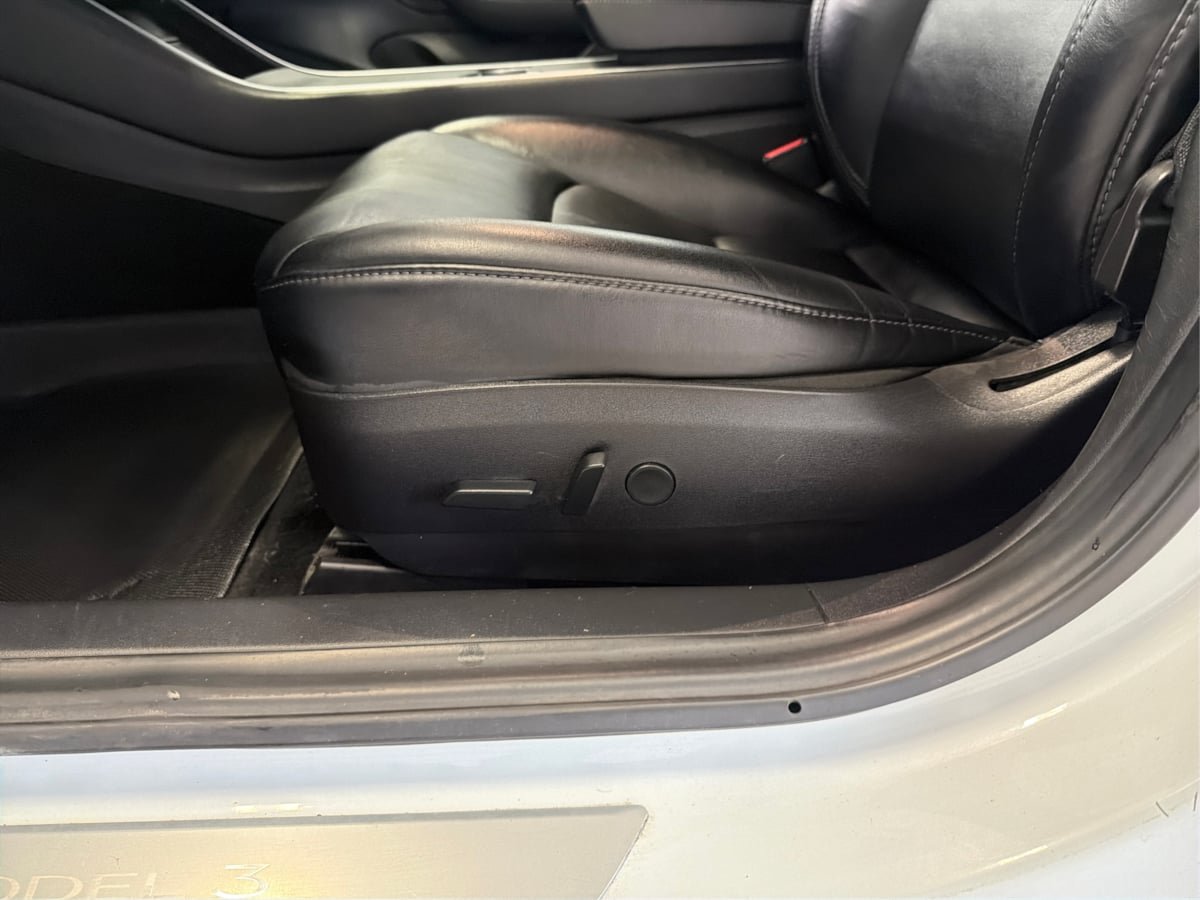 Used 2019 Tesla Model 3 Mid Range RWD image 22
