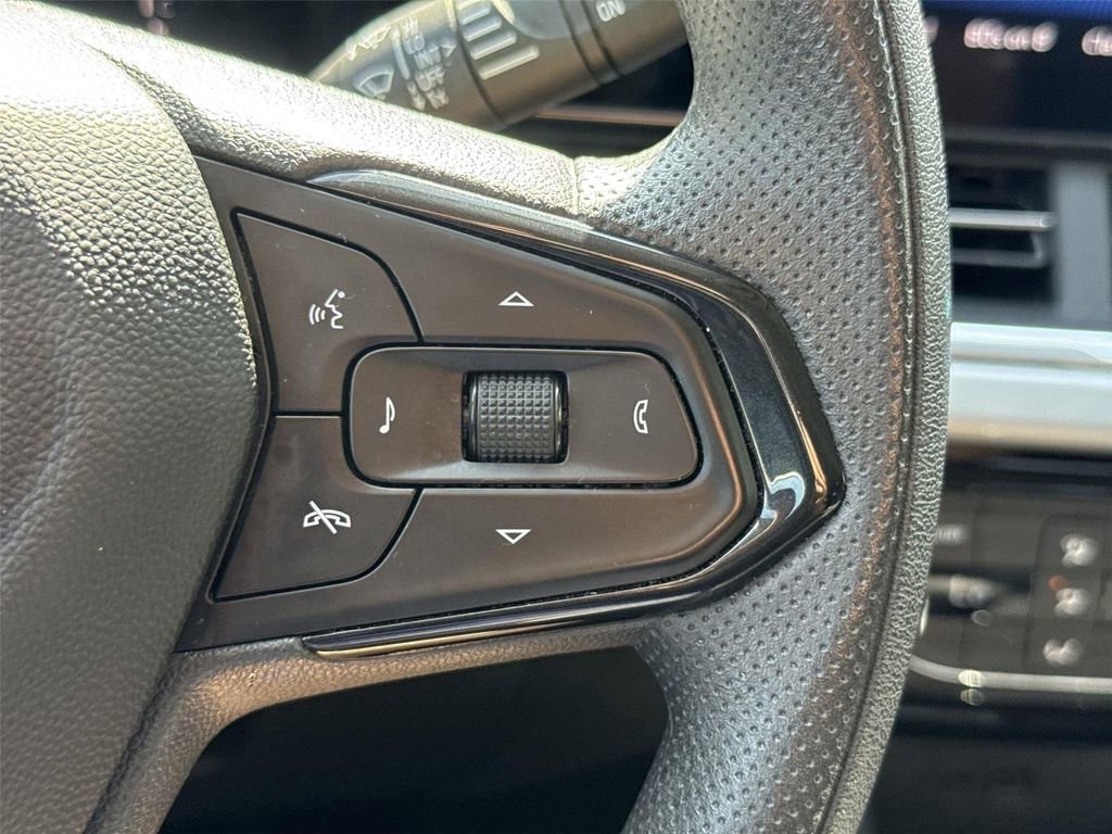 Used 2024 Chevrolet Trax LT image 32