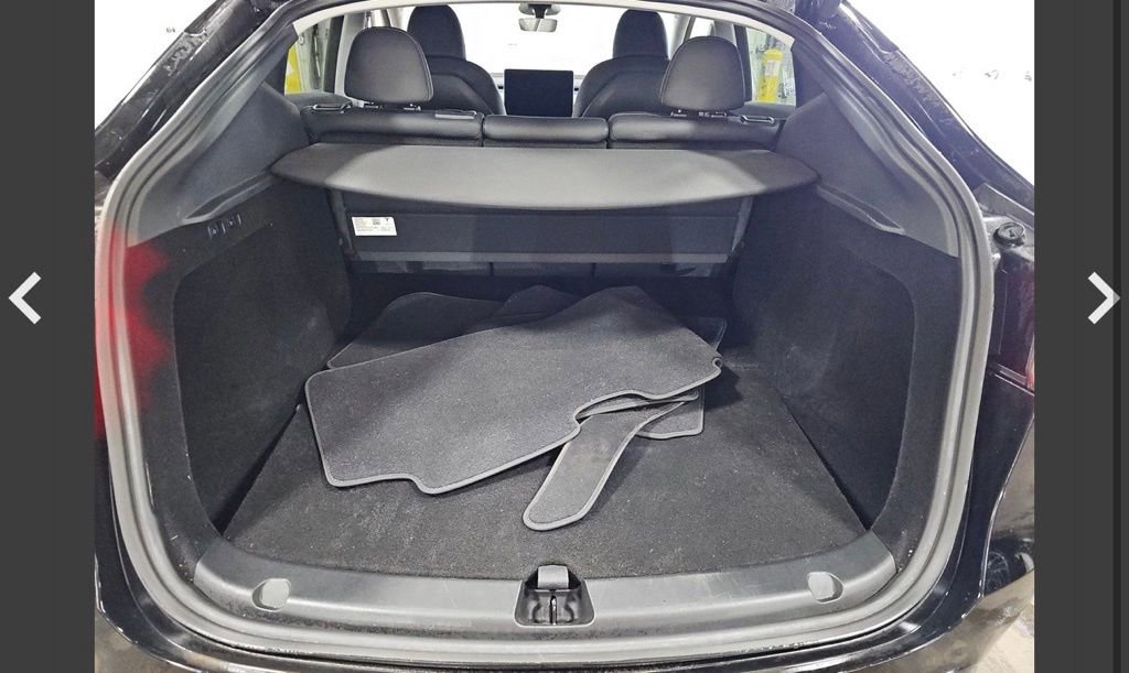 Used 2024 Tesla Model Y Long Range AWD/4WD image 18