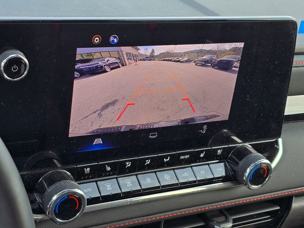 Used 2025 Chevrolet Colorado Z71 w/ Z71 Convenience Package 2 image 9