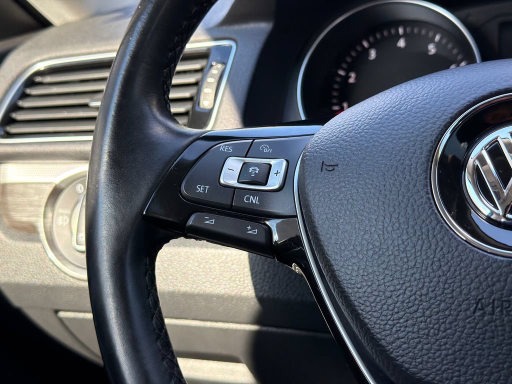 Used 2017 Volkswagen Passat 1.8T SEL Premium FWD image 20