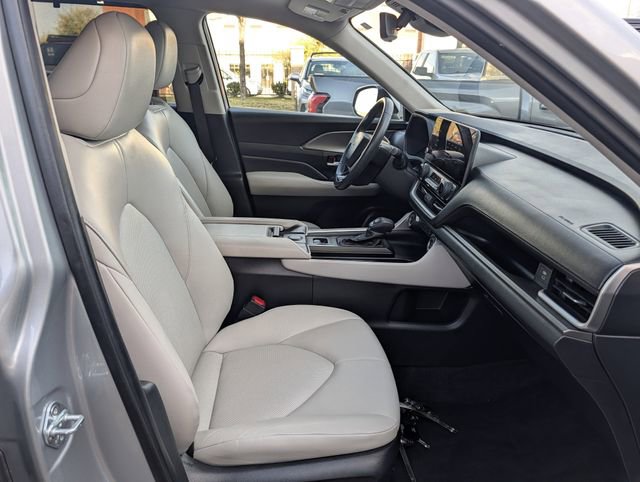 Used 2024 Toyota Grand Highlander XLE image 34