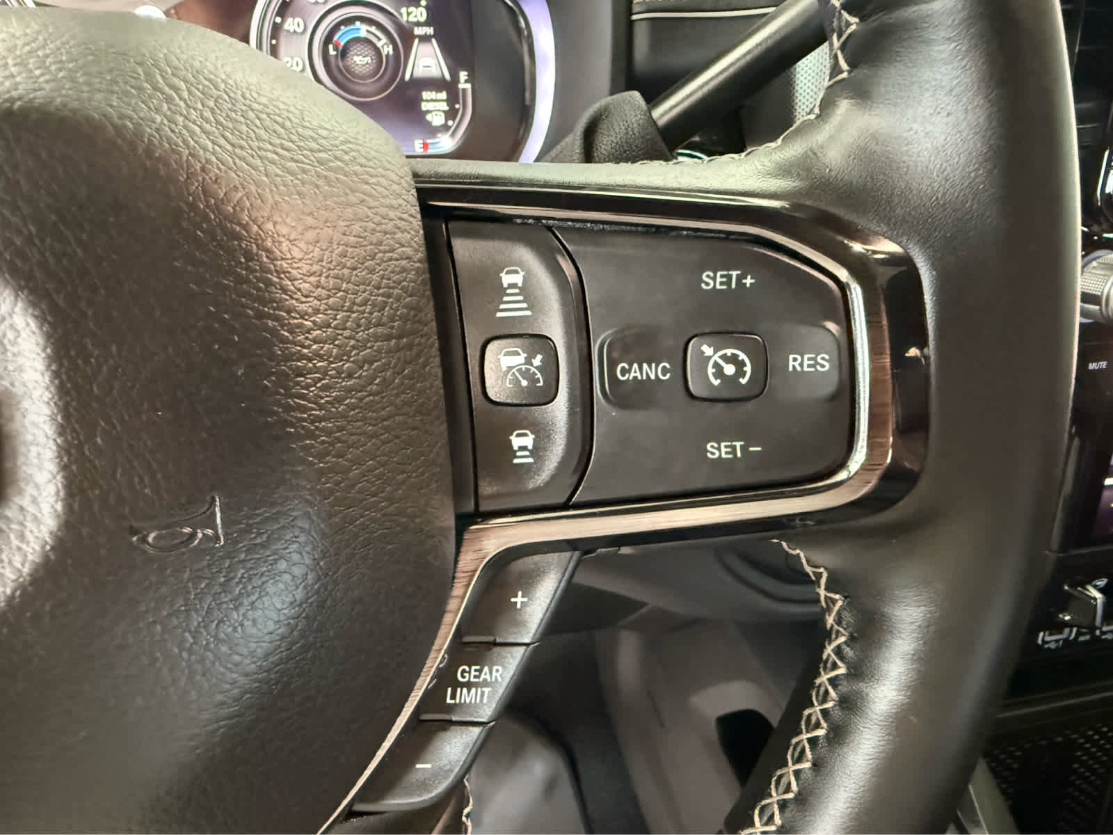 Used 2025 RAM 2500 Limited image 17