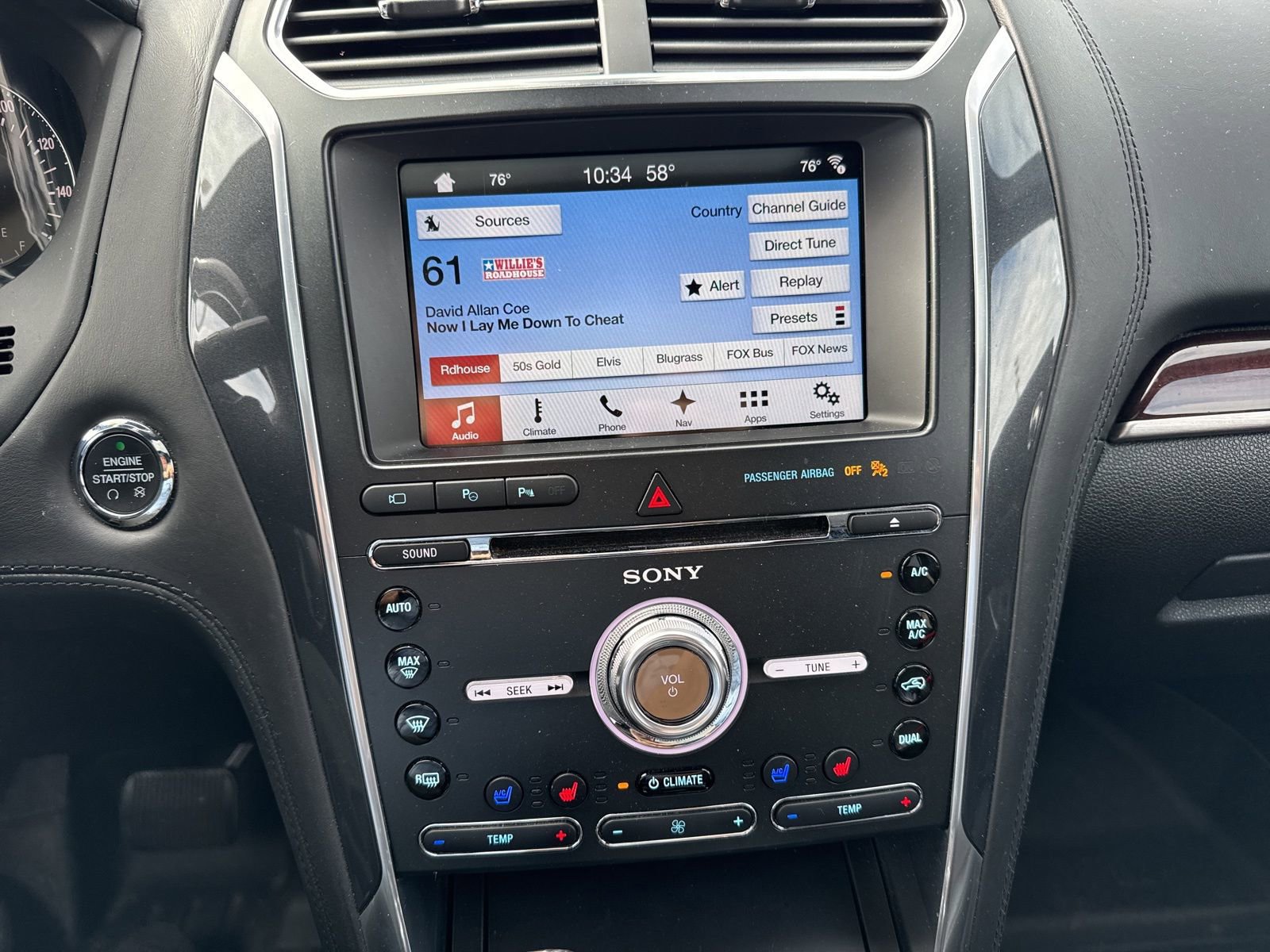 Used 2017 Ford Explorer Platinum image 16