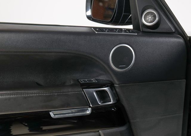 Used 2016 Land Rover Range Rover HSE image 25