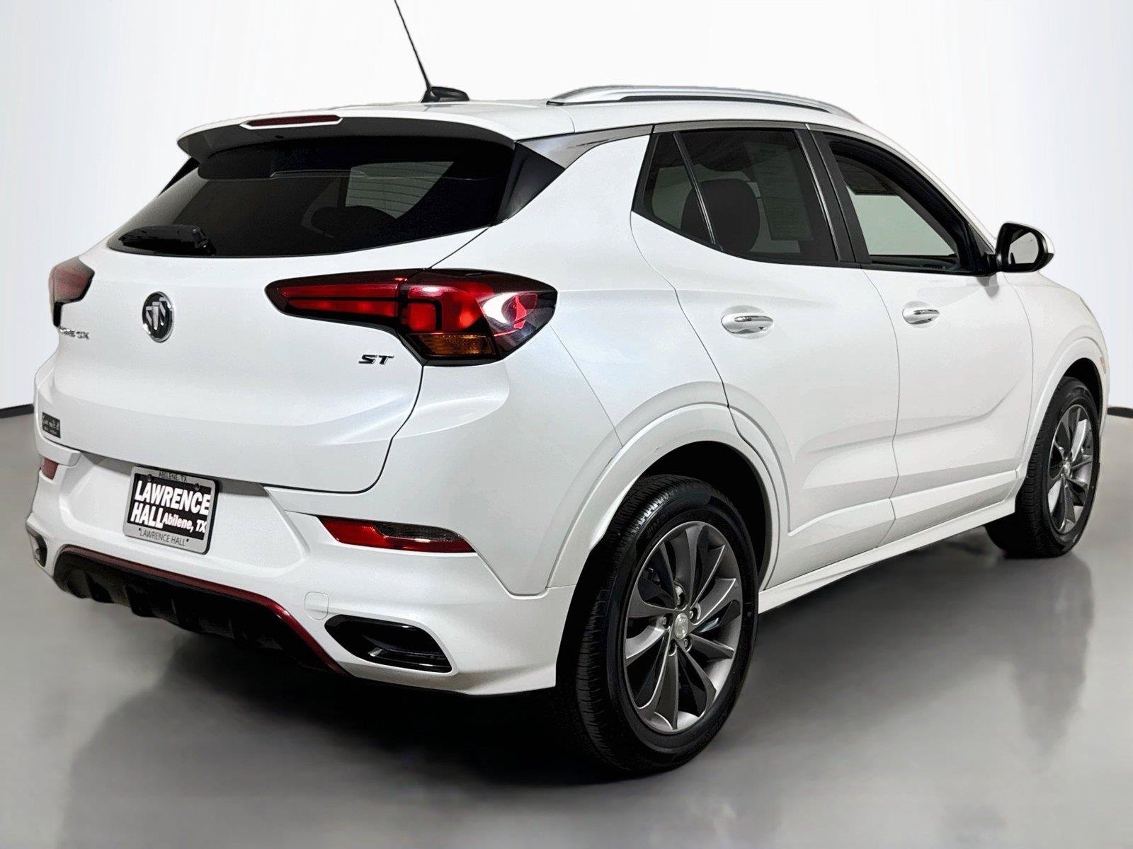 Used 2023 Buick Encore GX Select w/ Sport Touring Package FWD image 4