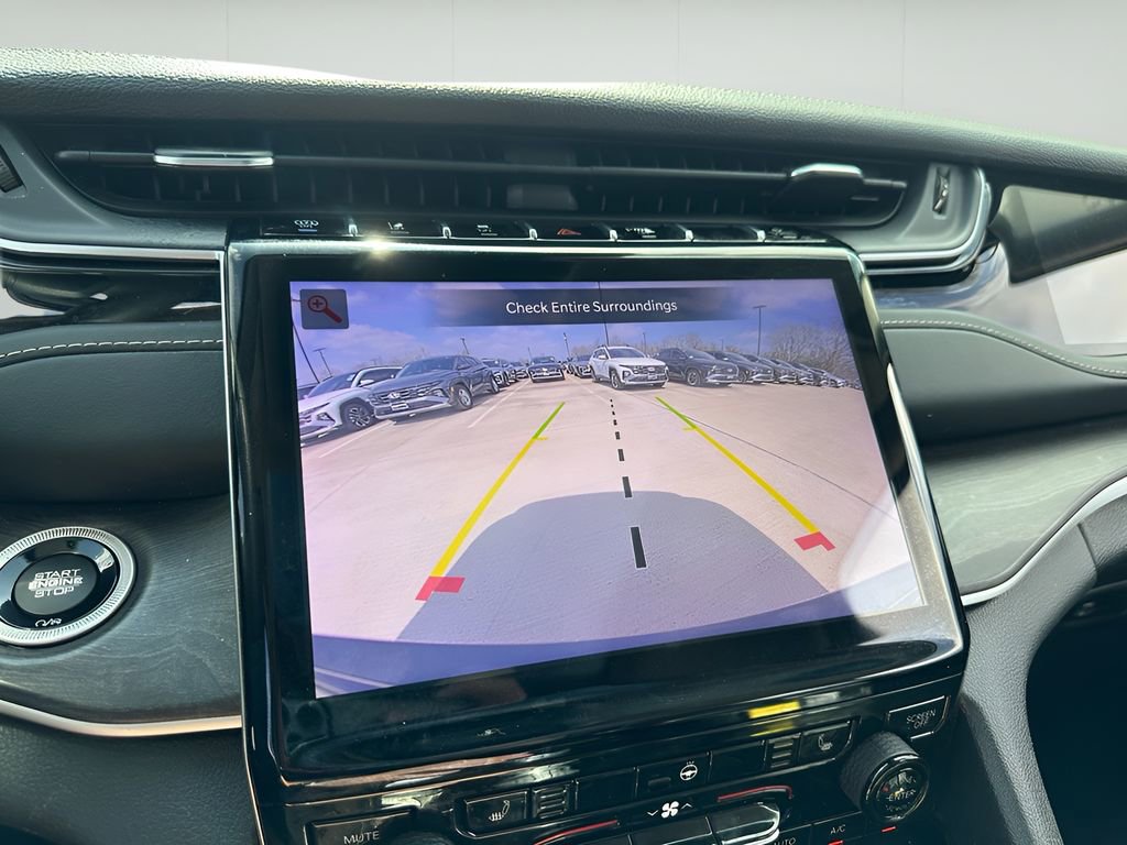 Used 2023 Jeep Grand Cherokee 4WD 4xe image 14