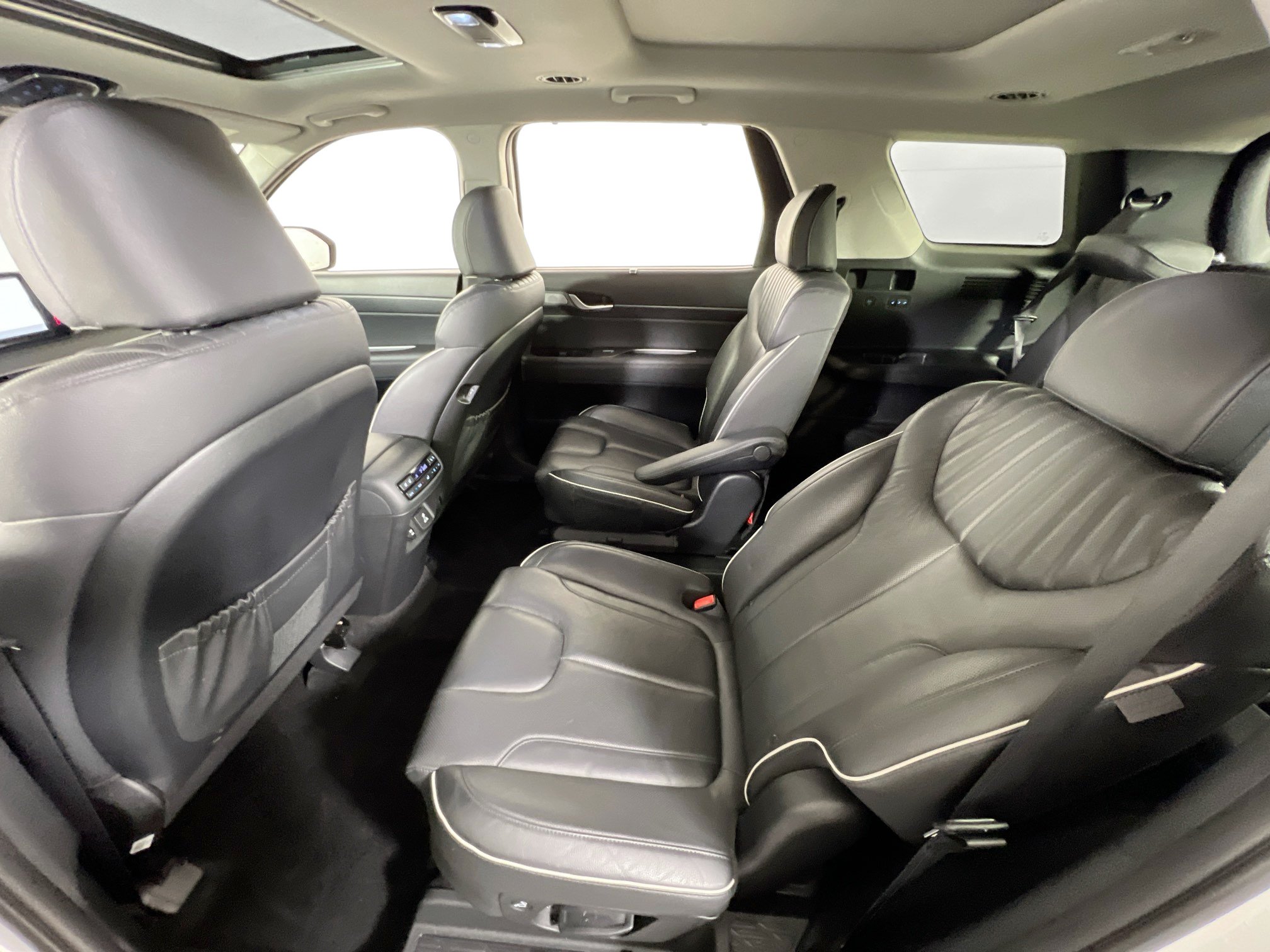 Used 2023 Hyundai Palisade Limited AWD/4WD image 25