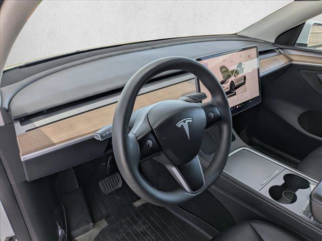 Used 2024 Tesla Model Y Long Range AWD/4WD image 14