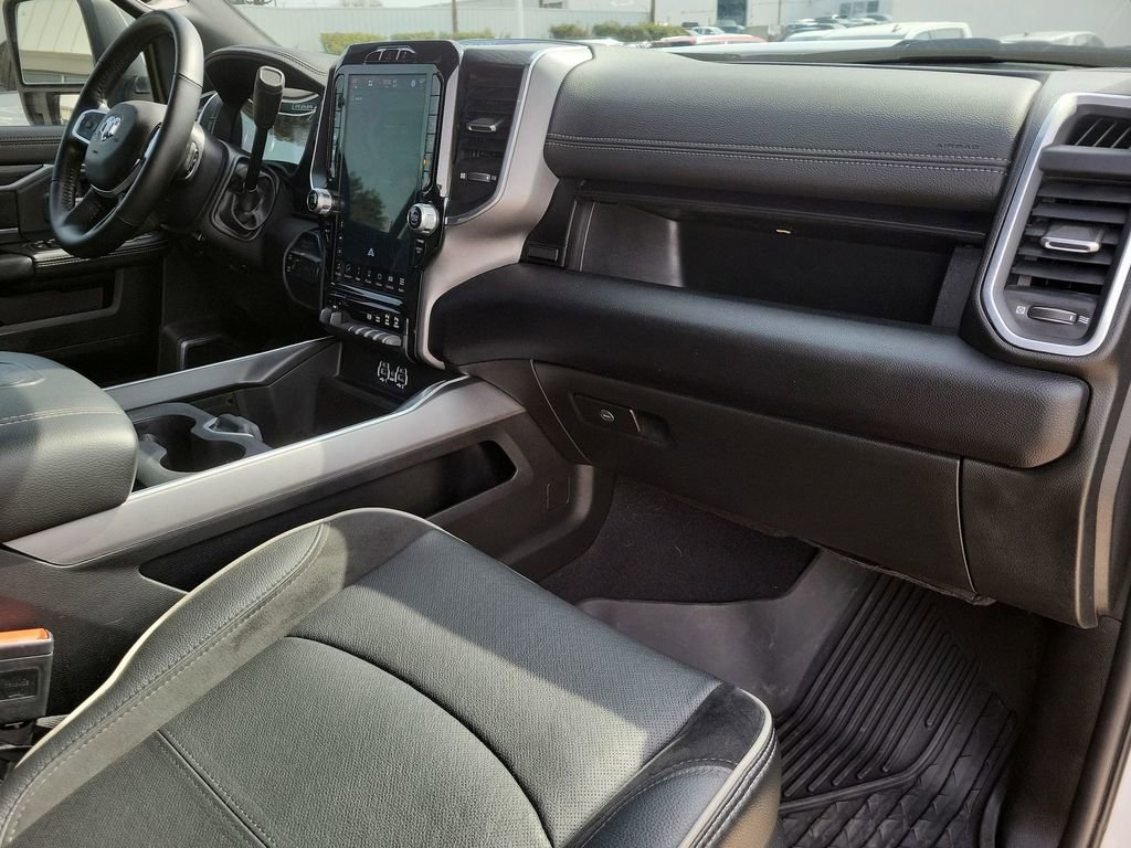 Used 2024 RAM 2500 Laramie w/ Sport Appearance Package image 28