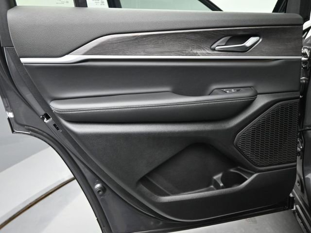 New 2025 Jeep Grand Cherokee L Limited image 14