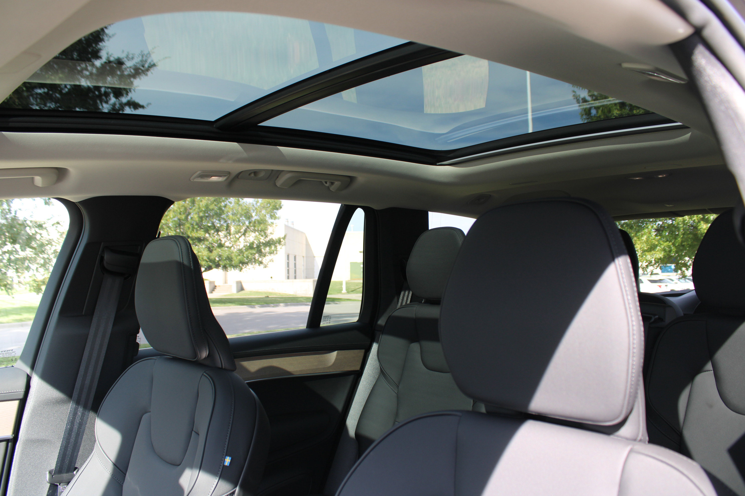 New 2026 Volvo XC90 B6 Plus w/ Protection Package Premier AWD/4WD image 14