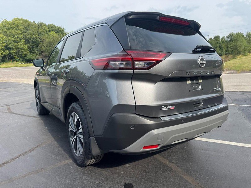 Used 2023 Nissan Rogue SV AWD/4WD image 5